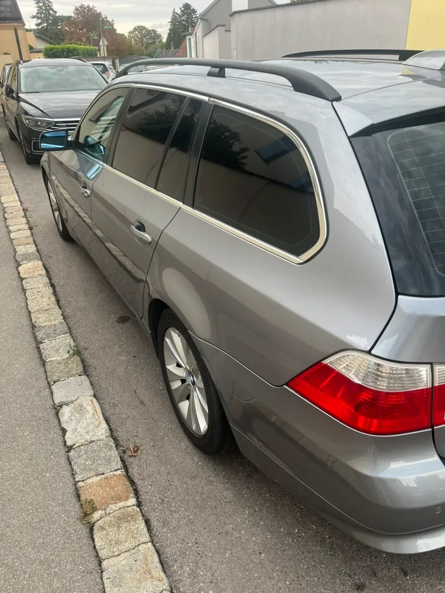 BMW 5 Series 2006 photo 2