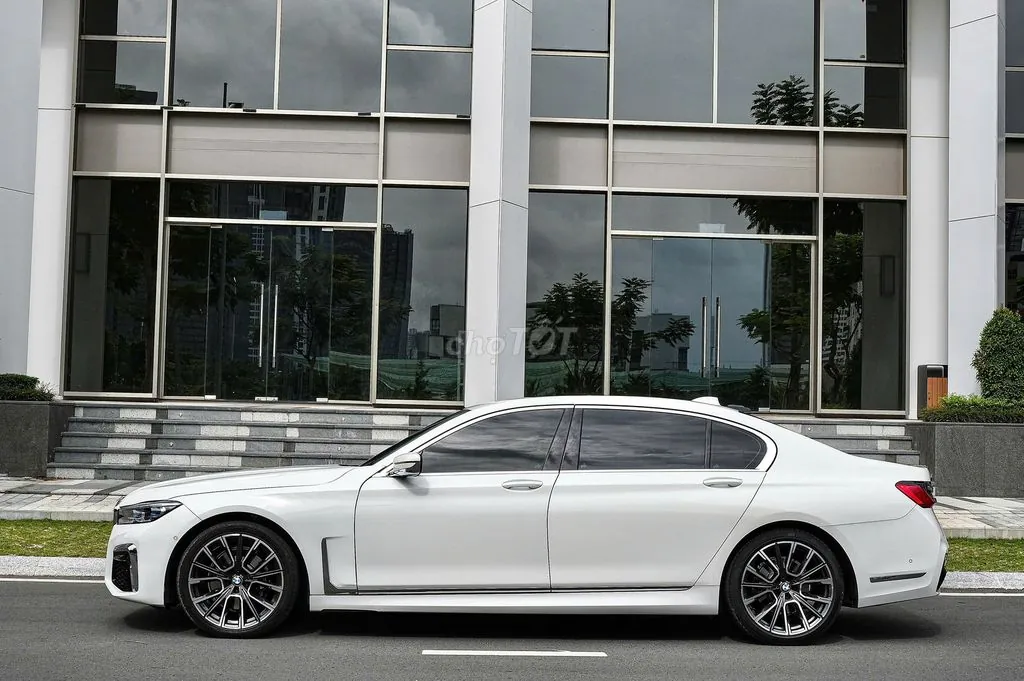 BMW 730I 2016 photo 2