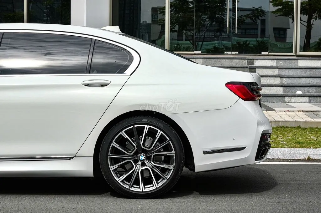 BMW 730I 2016 photo 3