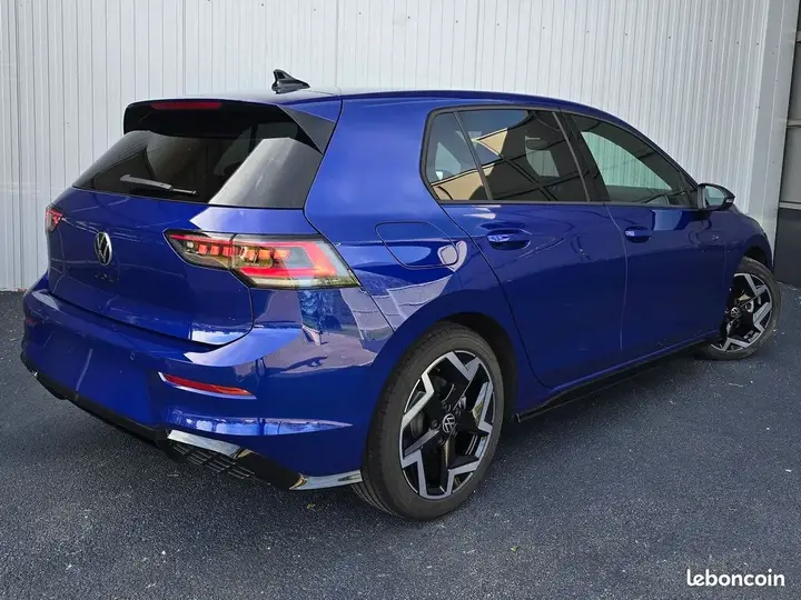 Volkswagen Golf 2025 photo 2