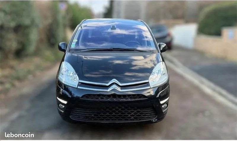 Citroen C4 Picasso 2011 photo 2