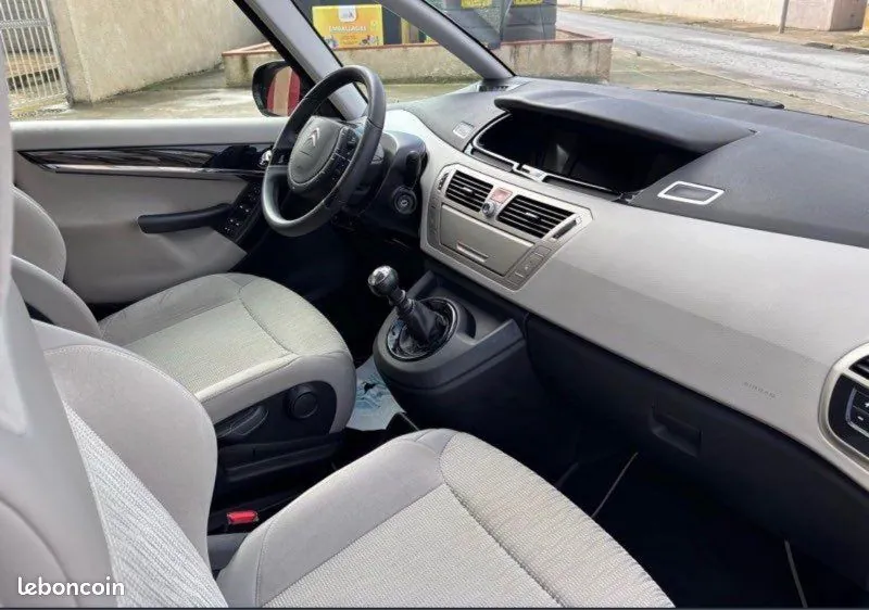 Citroen C4 Picasso 2011 photo 3