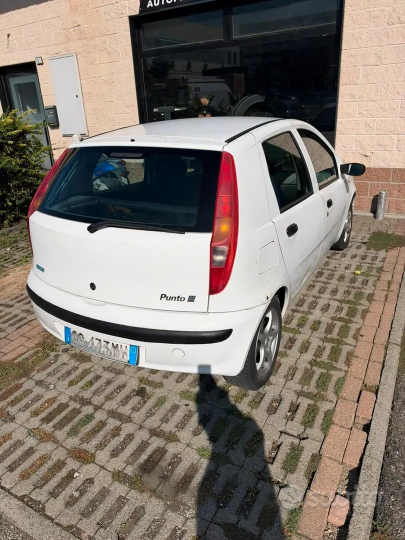 Fiat Punto 2003 photo 2