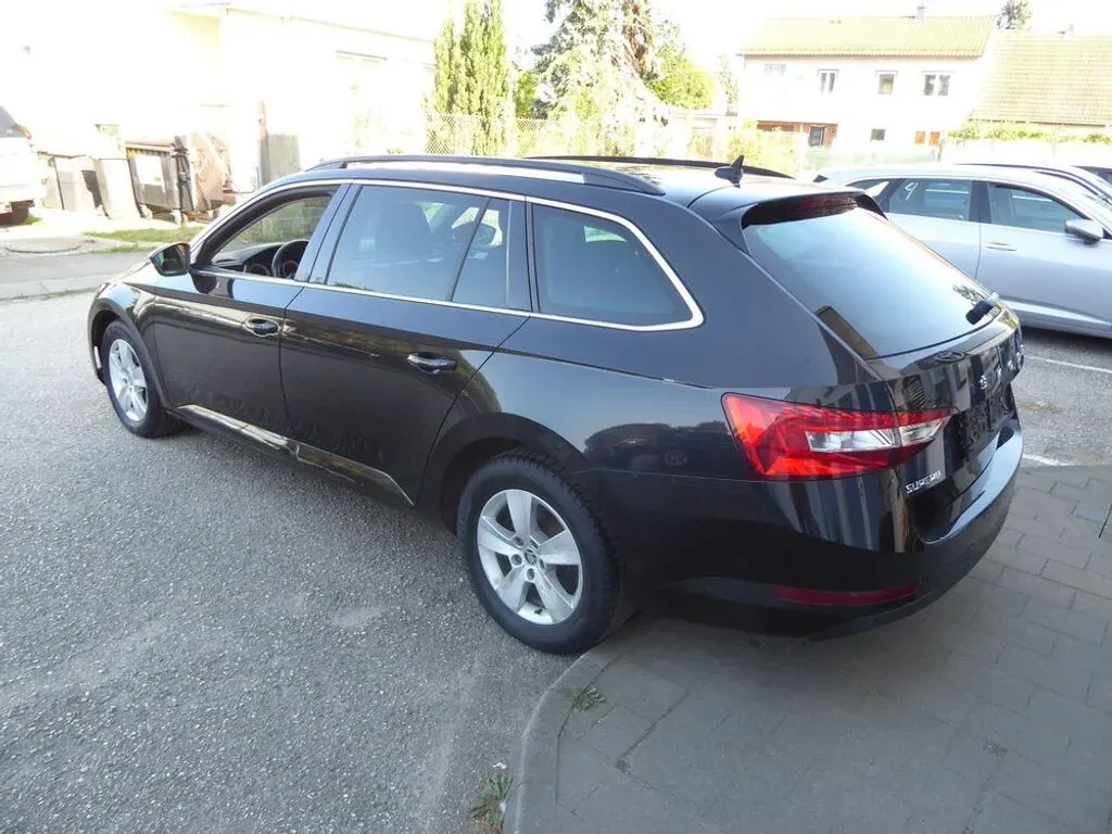 Skoda Superb 2021 photo 3
