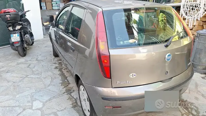 Fiat Punto 2007 photo 2