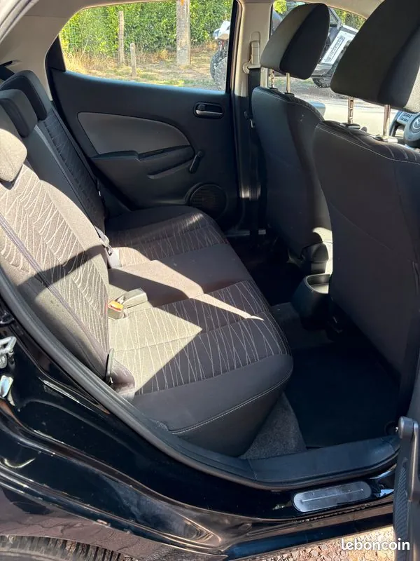 Mazda 2 2009 photo 3