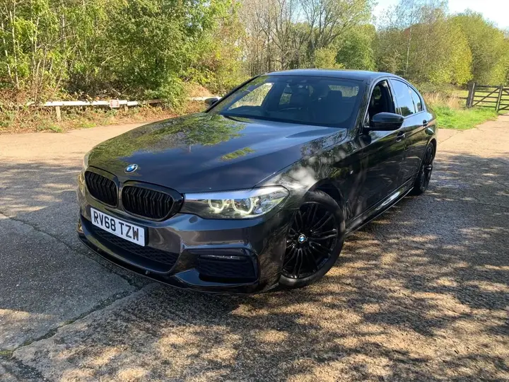 BMW 5 Series 2018 photo 5