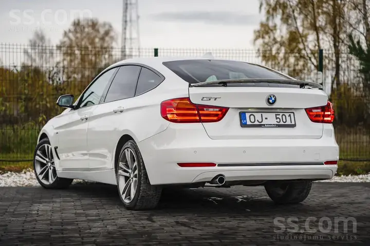 BMW 318 2013 photo 4