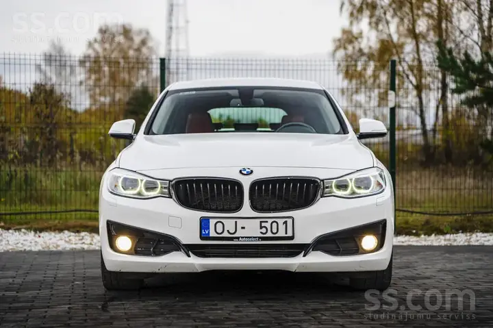 BMW 318 2013 photo 2
