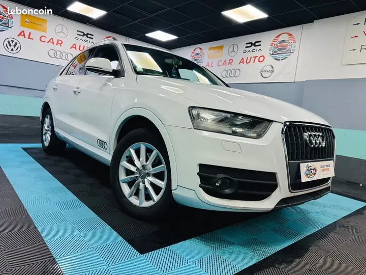 Audi Q3 2012 photo 2