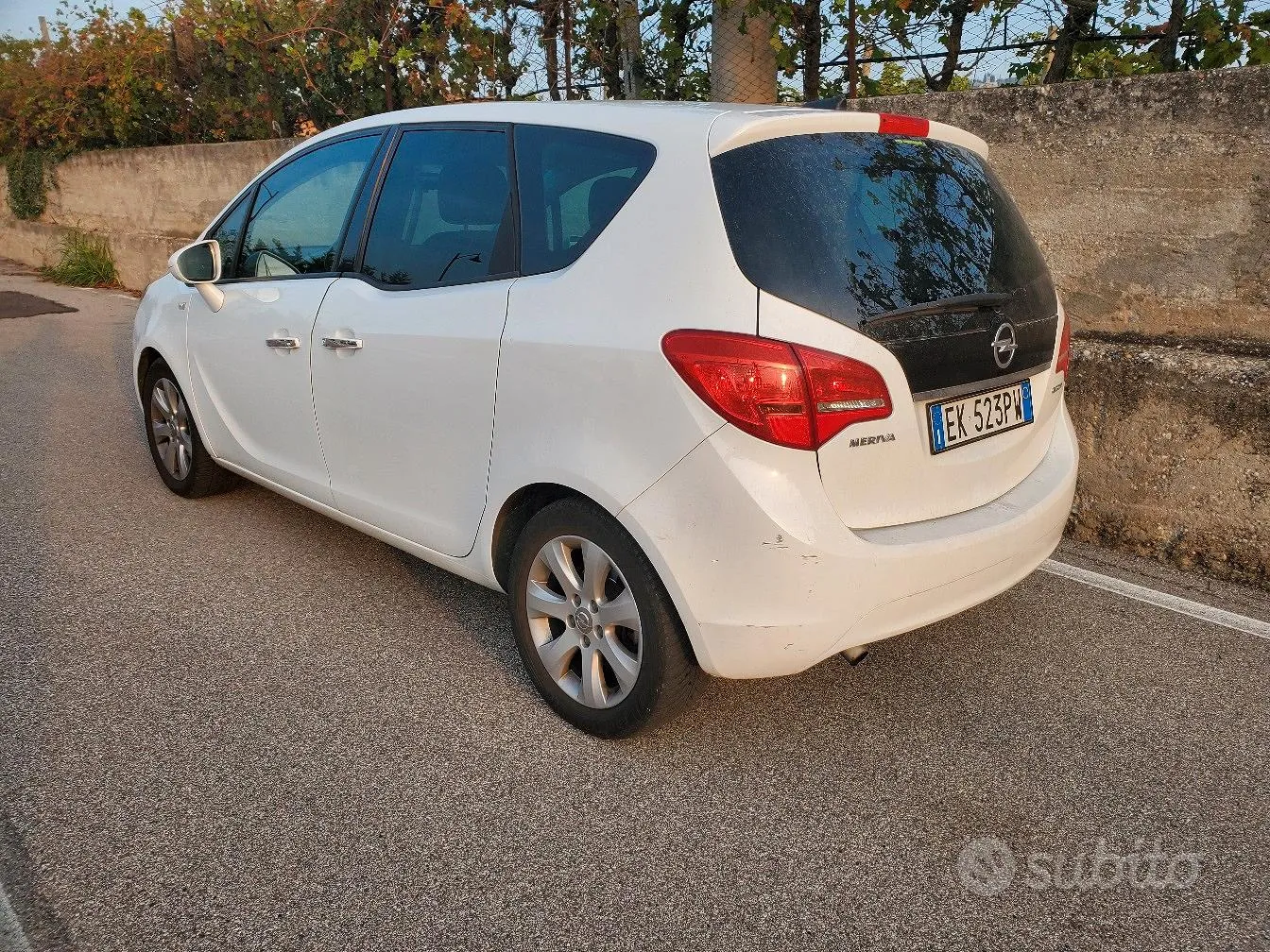 Opel Meriva 2011 photo 2