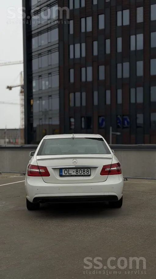 Mercedes-Benz E250 2011 photo 4