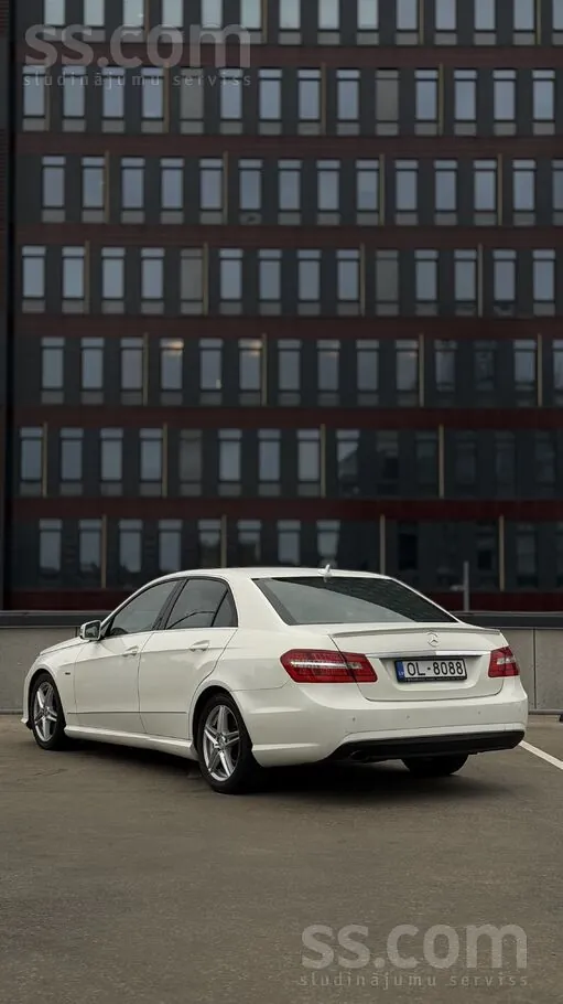 Mercedes-Benz E250 2011 photo 3