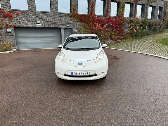 Nissan Leaf 2017 photo 2
