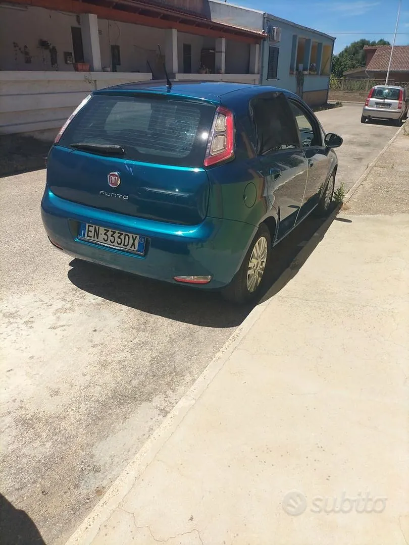 Fiat Punto 2012 photo 2