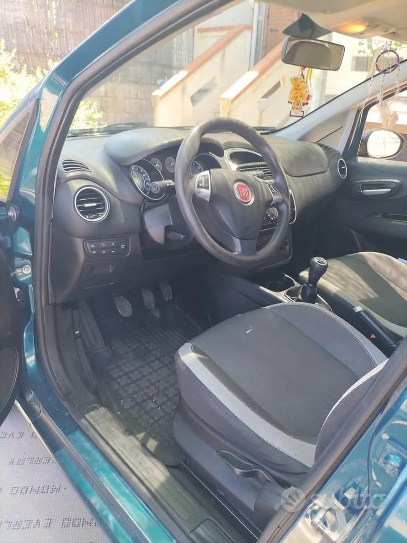 Fiat Punto 2012 photo 3