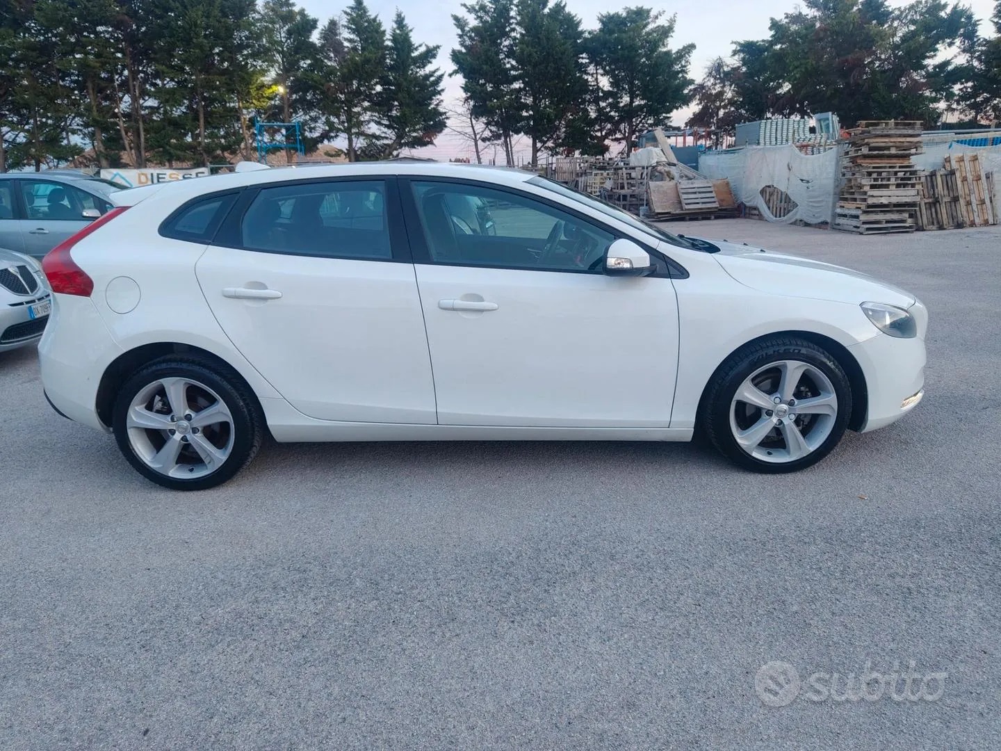 Volvo V40 2016 photo 4