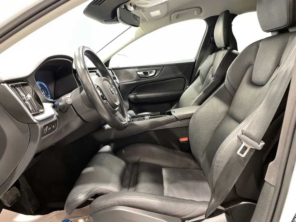 Volvo V60 2021 photo 5