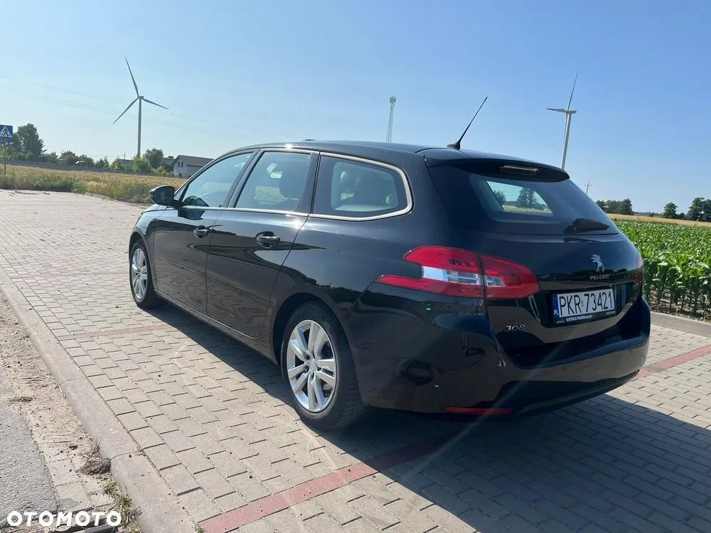 Peugeot 308 2020 photo 2