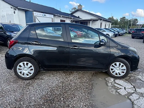 Toyota Yaris 2014 photo 4