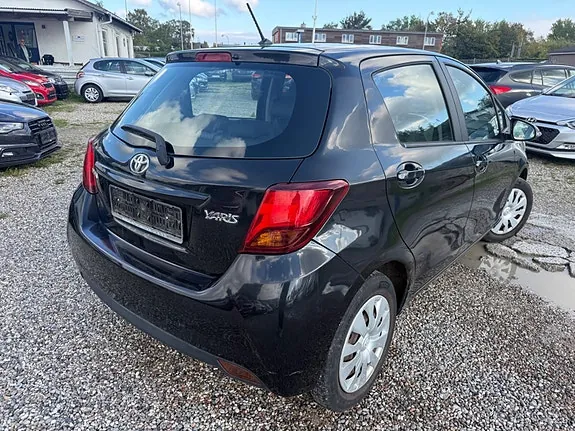 Toyota Yaris 2014 photo 5
