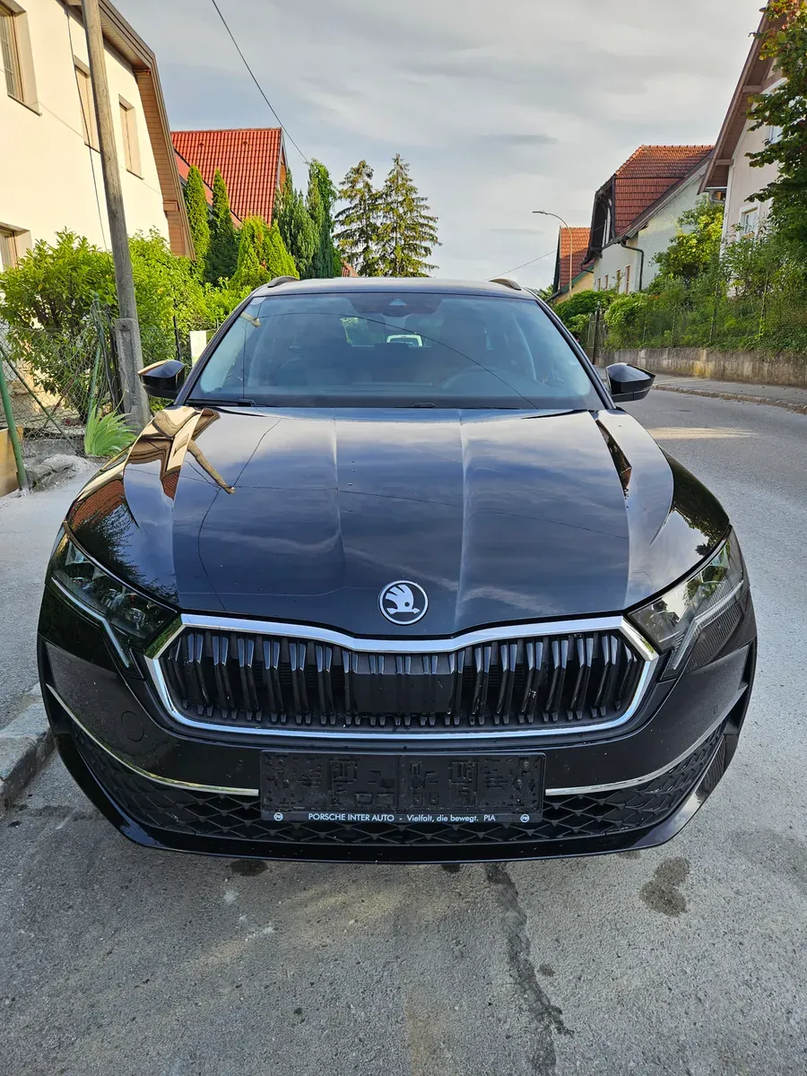 Skoda Octavia 2024 photo 2