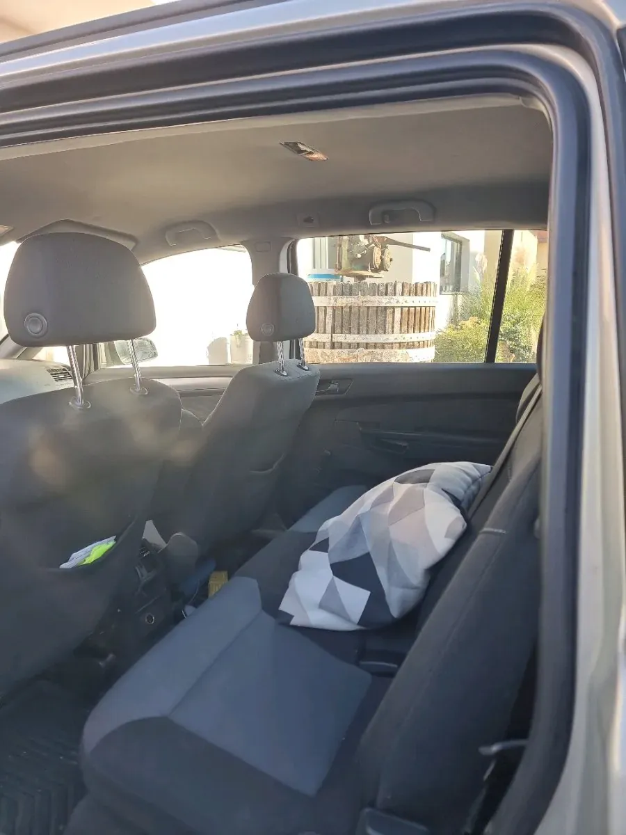 Opel Zafira 2005 photo 2