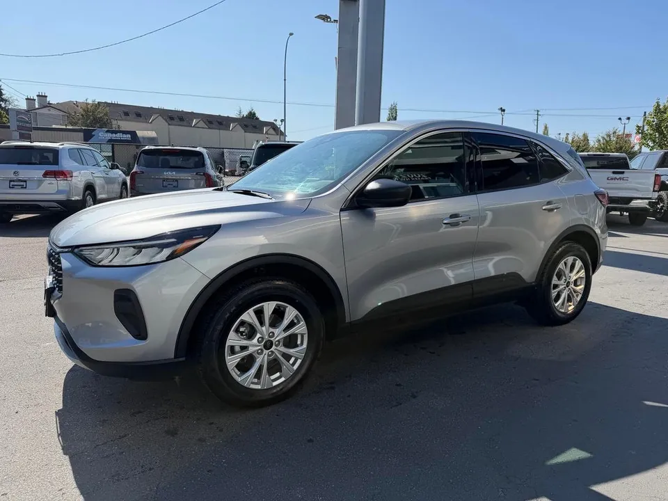 Ford Escape 2024 photo 3