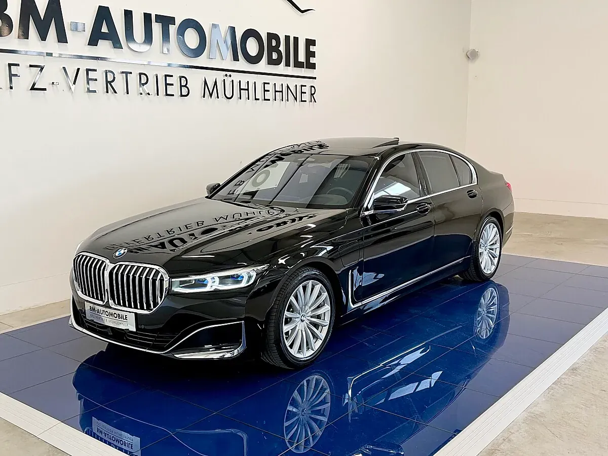 BMW 7 Series 2021 photo 2