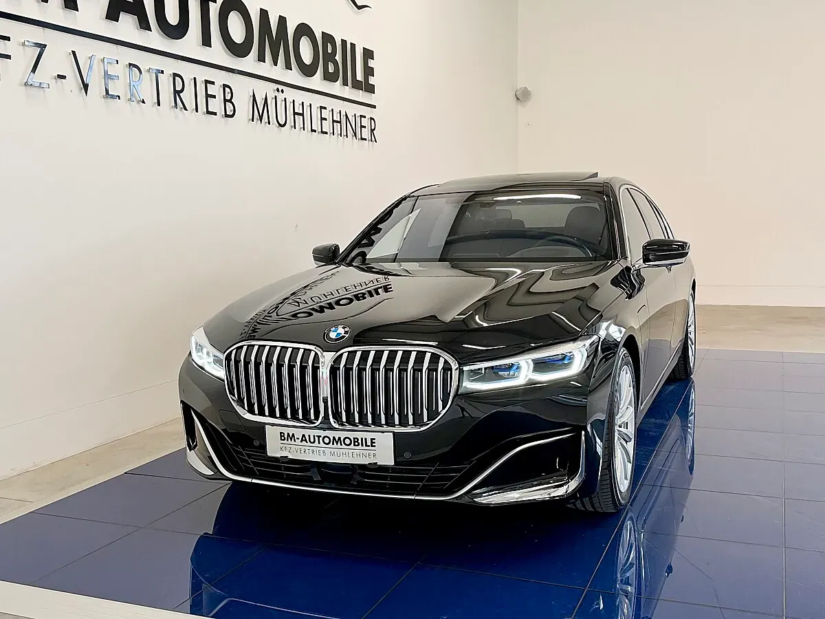 BMW 7 Series 2021 photo 3