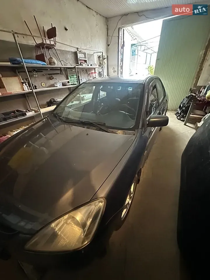 Mitsubishi Lancer 2004 photo 3