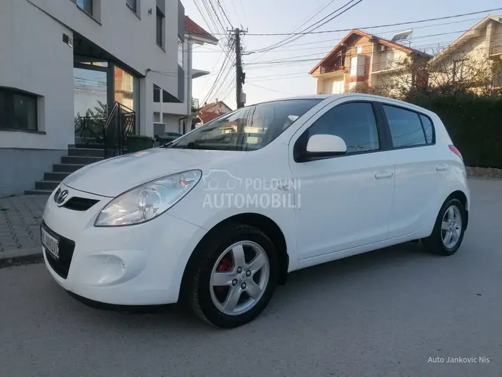 Hyundai I20 2011 photo 3