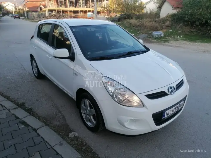 Hyundai I20 2011 photo 5