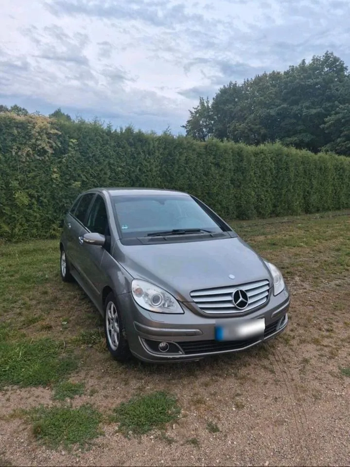Mercedes-Benz 200