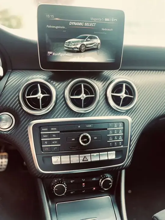 Mercedes-Benz A-Class 2017 photo 3
