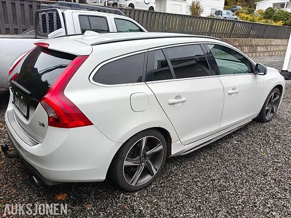 Volvo V60 2014 photo 2