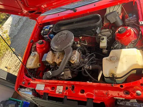 Ford Escort 1983 photo 4