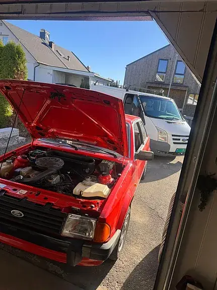 Ford Escort 1983 photo 2
