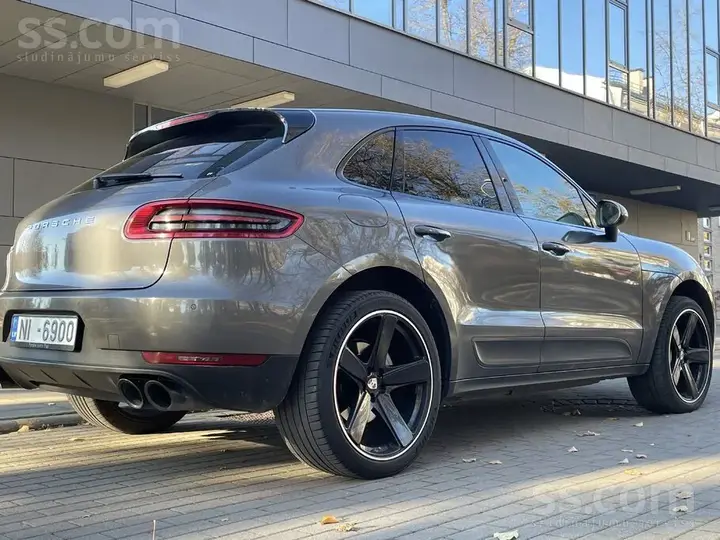 Porsche Macan