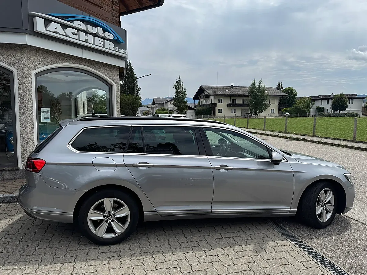 Volkswagen Passat 2023 photo 3