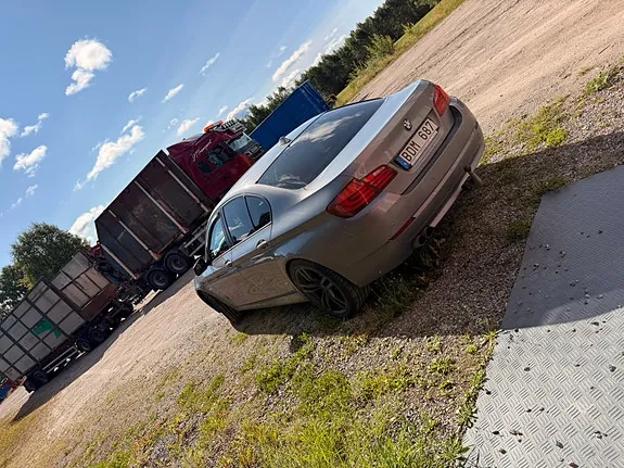 BMW 530D 2010 photo 3