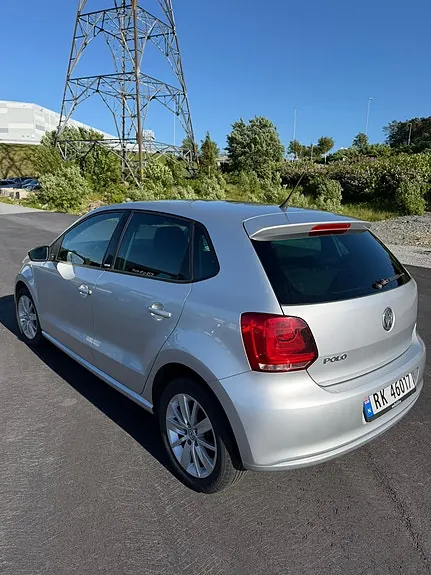 Volkswagen Polo 2011 photo 2