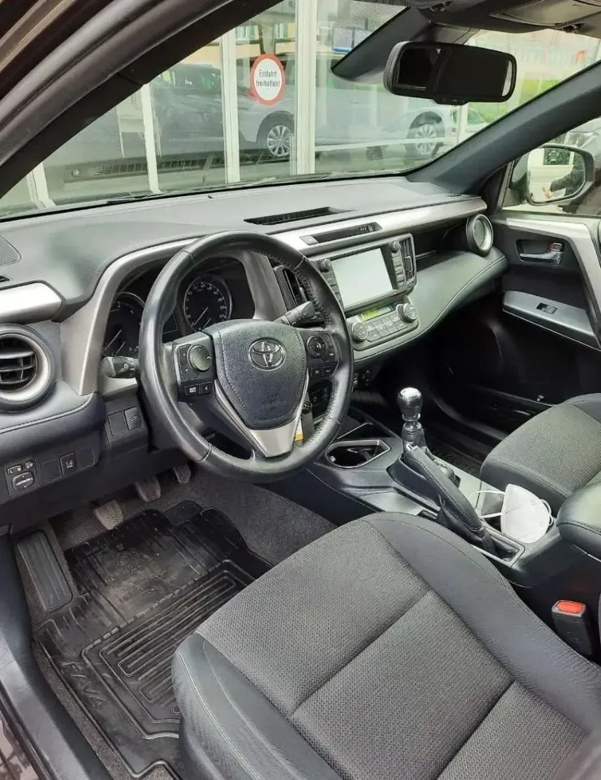 Toyota Rav4 2017 photo 2
