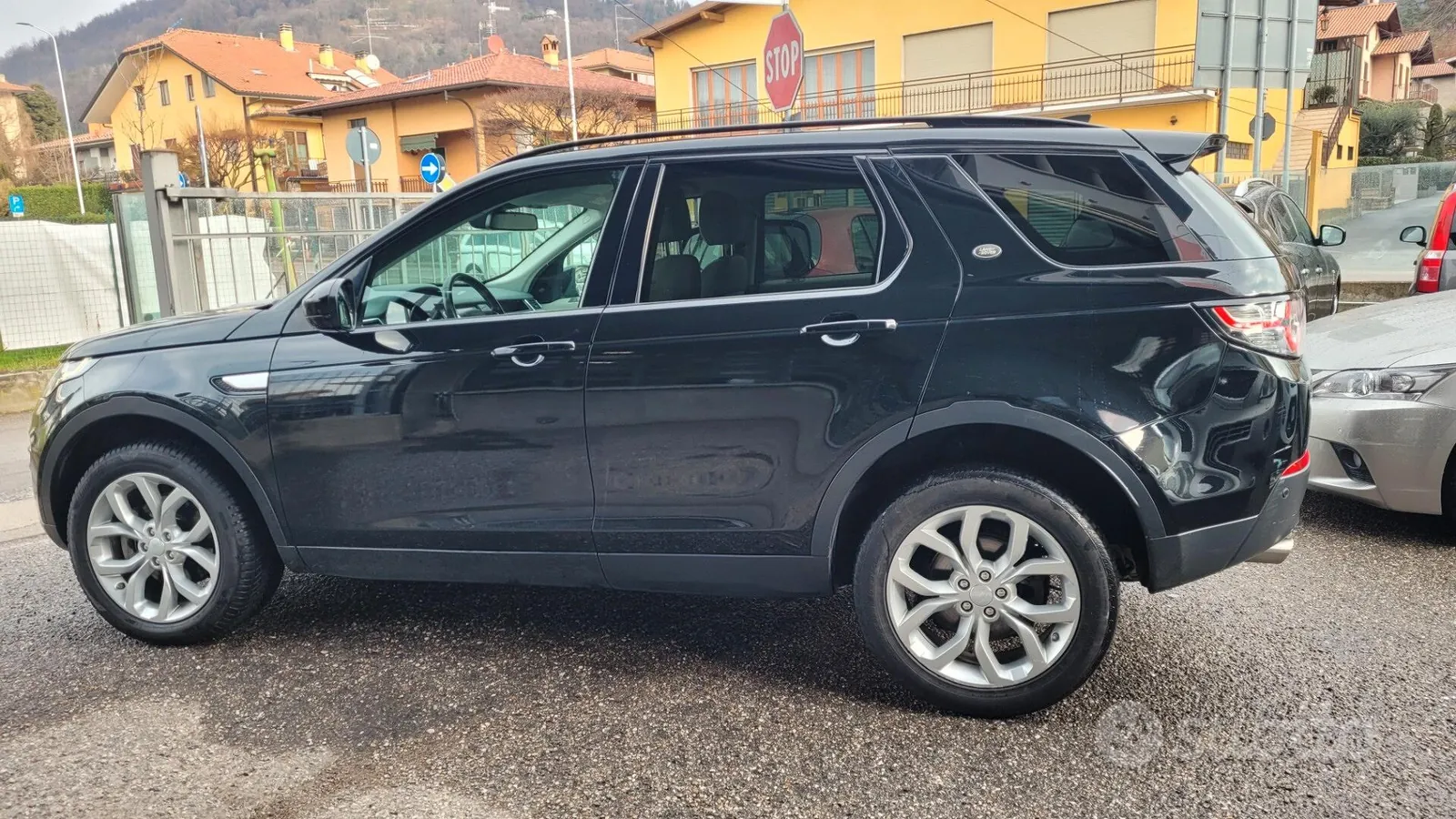 Land Rover Discovery Sport 2018 photo 3