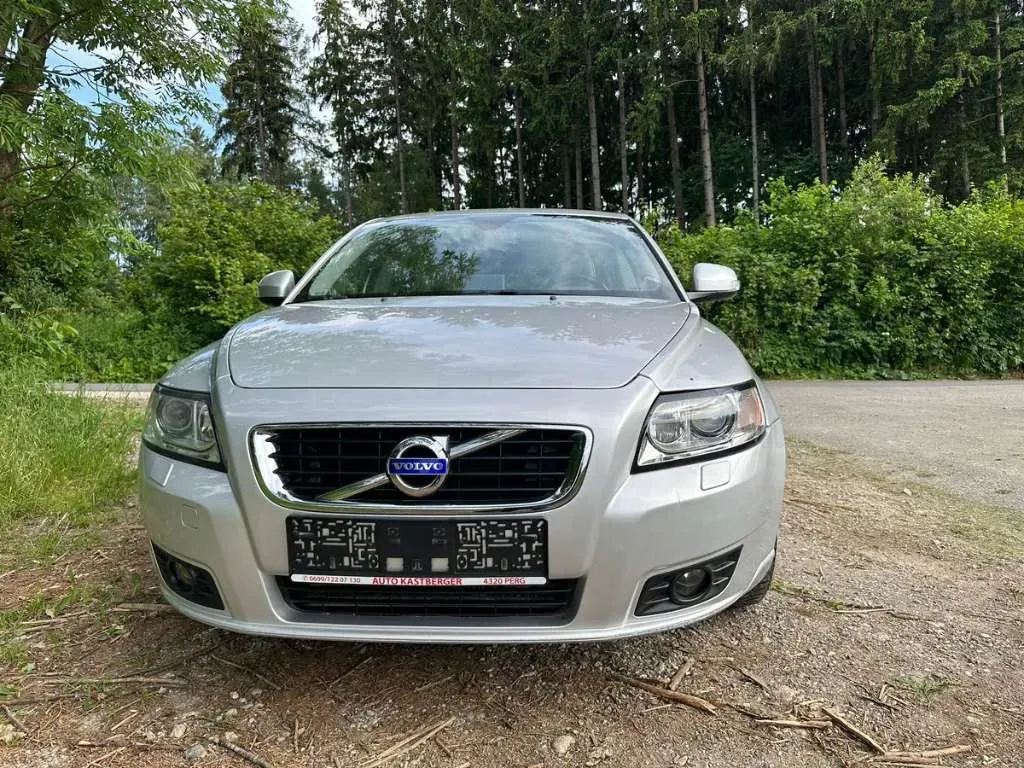 Volvo V50 2011 photo 3
