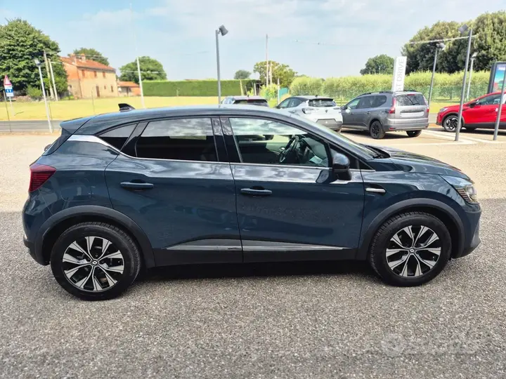 Renault Captur 2023 photo 3