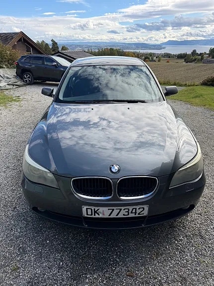 BMW 520I