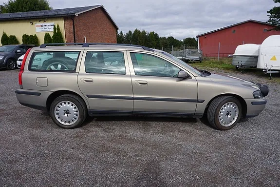 Volvo V70 2004 photo 2