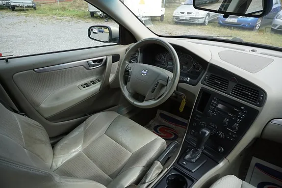 Volvo V70 2004 photo 5