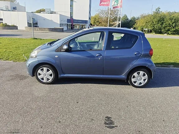 Toyota Aygo 2008 photo 2